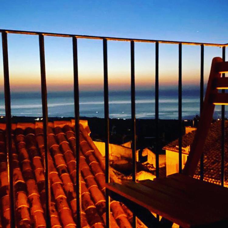 Perla Del Borgo Bed And Breakfast サンタ・カテリーナ・デッロ・イオーニオ エクステリア 写真