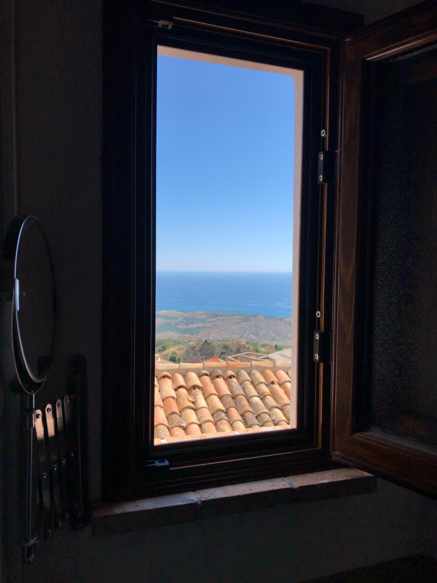 Perla Del Borgo Bed And Breakfast サンタ・カテリーナ・デッロ・イオーニオ エクステリア 写真