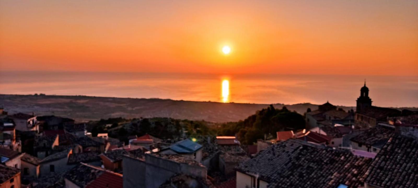 Perla Del Borgo Bed And Breakfast サンタ・カテリーナ・デッロ・イオーニオ エクステリア 写真